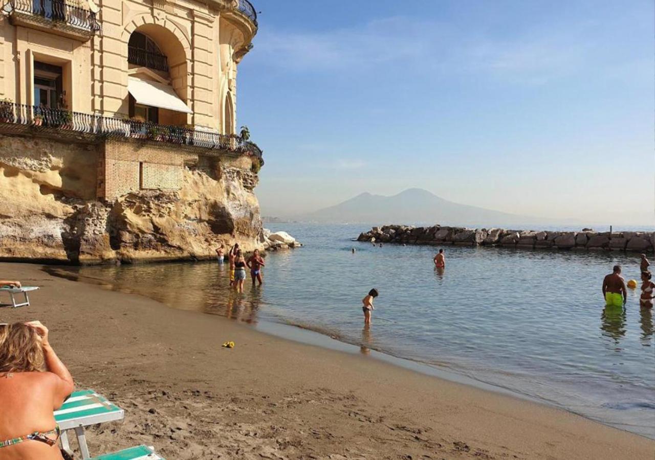 Apartments Hotel Real Suite Napoli Chiaia Mergellina Bagian luar foto
